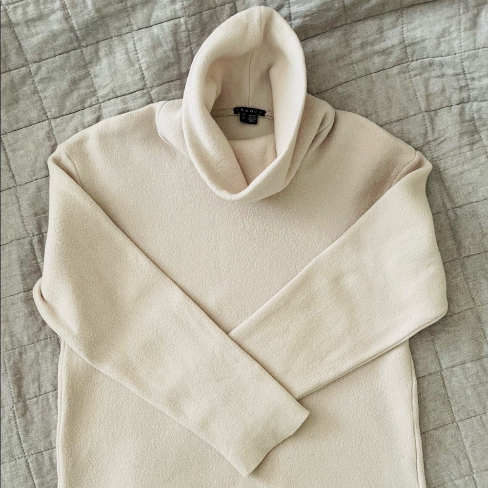 Theory Mezia Turtleneck Sweater - M